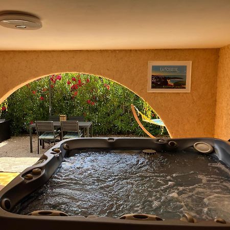 Bas De Villa 70M2 Independant Avec Espace Jacuzzi Prive 르 라방두 외부 사진