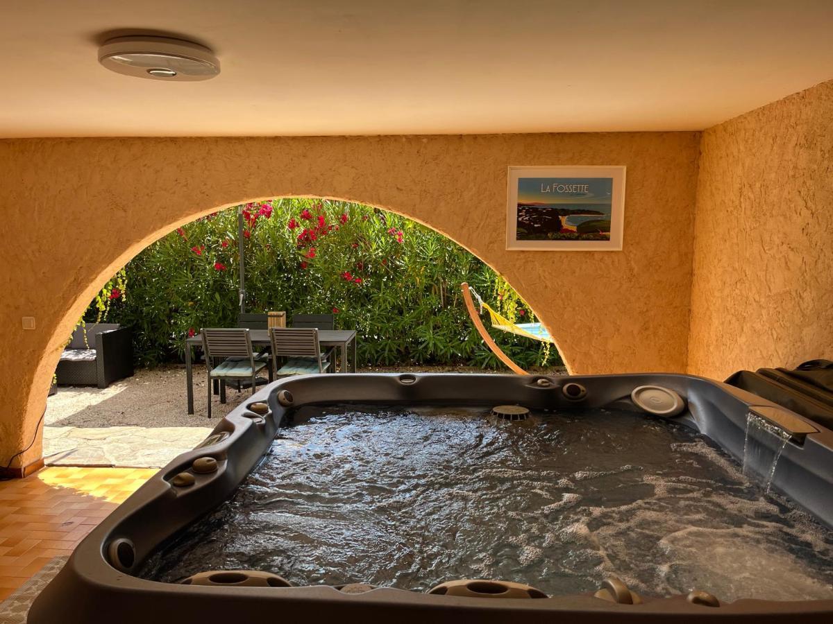 Bas De Villa 70M2 Independant Avec Espace Jacuzzi Prive 르 라방두 외부 사진